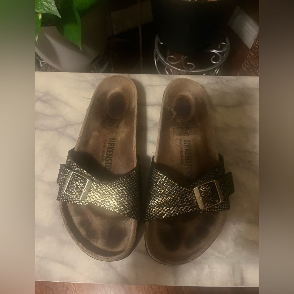 Birkenstock Sandal Gold/Black size 8/39